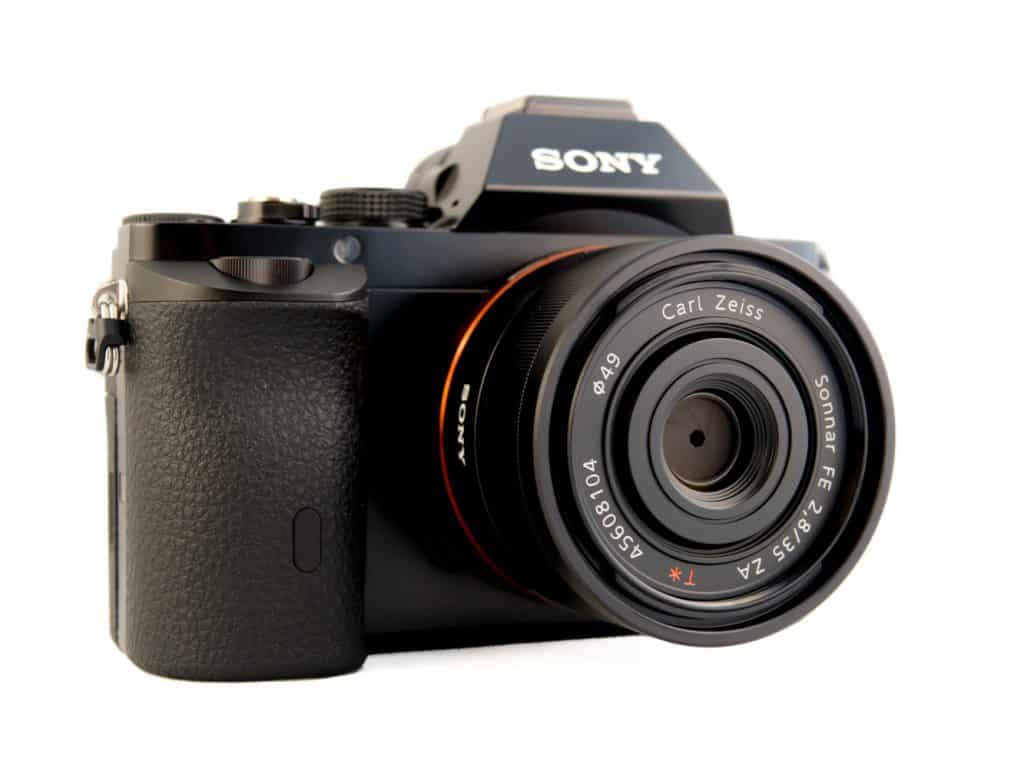 Sony sonnar 35mm f2 8 compact wide angle lens review