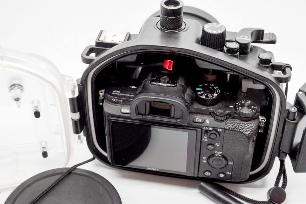 Meikon underwater housing with Sony A7rm2