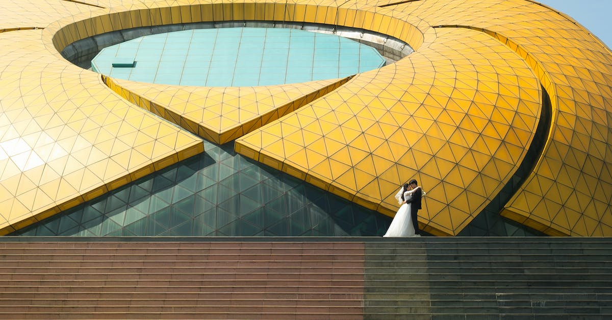 How to Take the Perfect Wedding Photos for the Stylish Bride